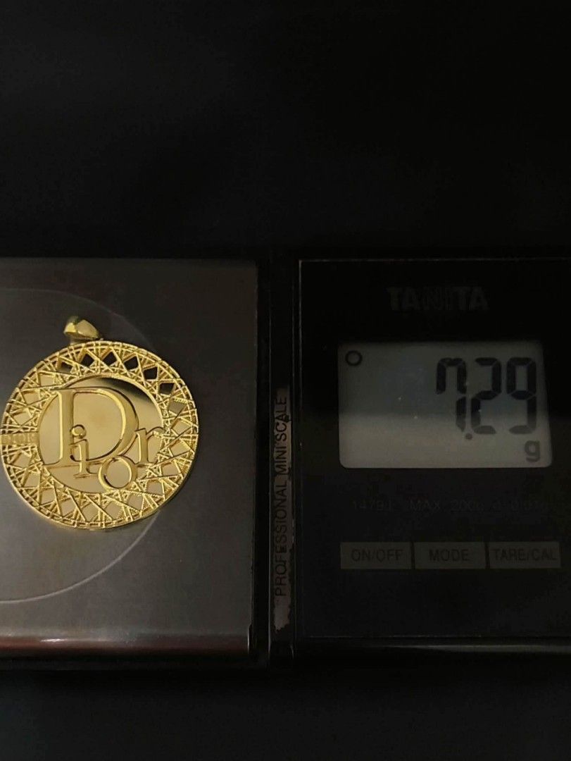 18k Saudi gold Dior pendant (Category: Necklaces) located in Manila. Submitted by bhelgoldseller2ndaccount (Listing ID 1470025862, Image 2). Description: New!!✨New!!✨New!! Authentic 18k Saudi Golds 💯pawnable/naisasanla 💯with high appraisal rate 💯good investment 💯Direct supplier price 👉OPEN for resellers 🌺please take time to evaluate their actual sizes and grams 👉Best panggift for all occasions ✅ Sold per grams not per piece Kya lowest pric