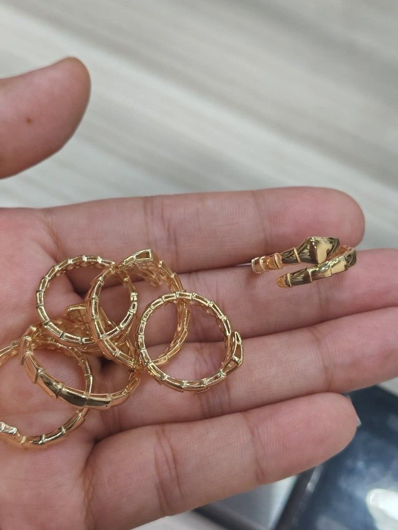 18k Saudi gold serpenti ring (Category: Rings) located in Manila. Submitted by bhelgoldseller2ndaccount (Listing ID 1470014550, Image 1). Description: New!!✨New!!✨New!! Authentic 18k Saudi Golds 💯pawnable/naisasanla 💯with high appraisal rate 💯good investment 💯Direct supplier price 👉OPEN for resellers 🌺please take time to evaluate their actual sizes and grams 👉Best panggift for all occasions ✅ Sold per grams not per piece Kya lowest price ✅