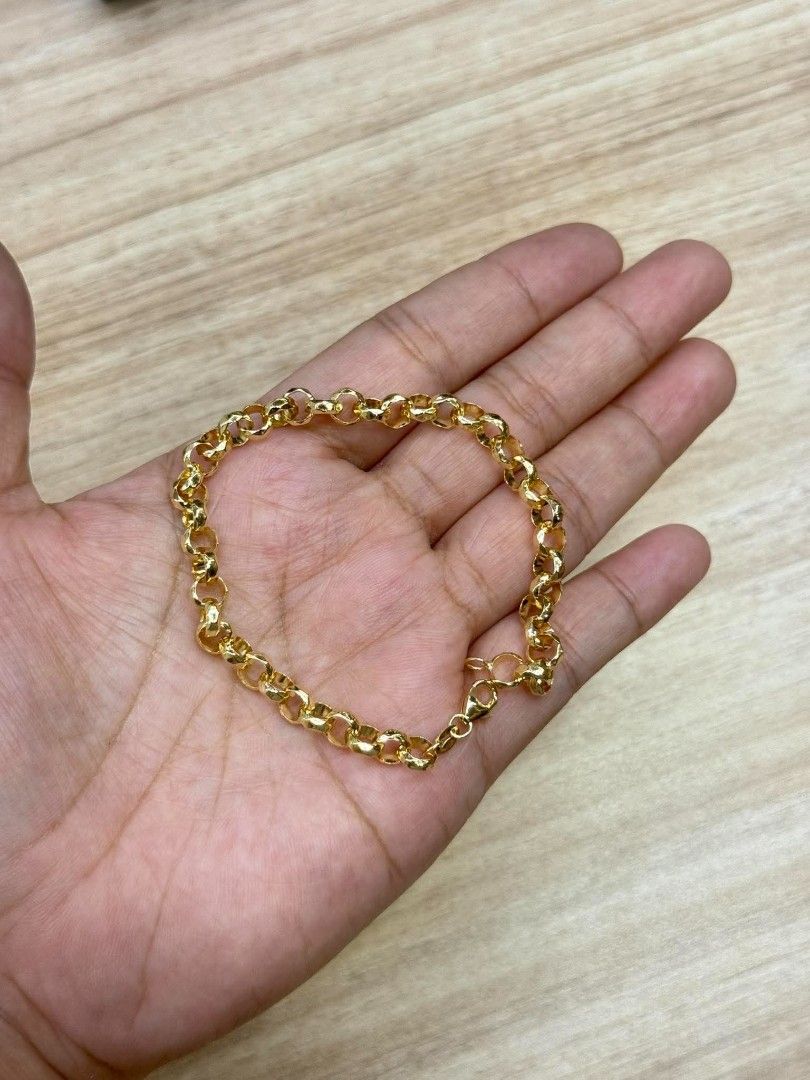 18k Saudi gold taoco bracelet (Category: Bracelets) located in Manila. Submitted by bhelgoldseller2ndaccount (Listing ID 1470022523, Image 1). Description: New!!✨New!!✨New!! Authentic 18k Saudi Golds 💯pawnable/naisasanla 💯with high appraisal rate 💯good investment 💯Direct supplier price 👉OPEN for resellers 🌺please take time to evaluate their actual sizes and grams 👉Best panggift for all occasions ✅ Sold per grams not per piece Kya lowest pr
