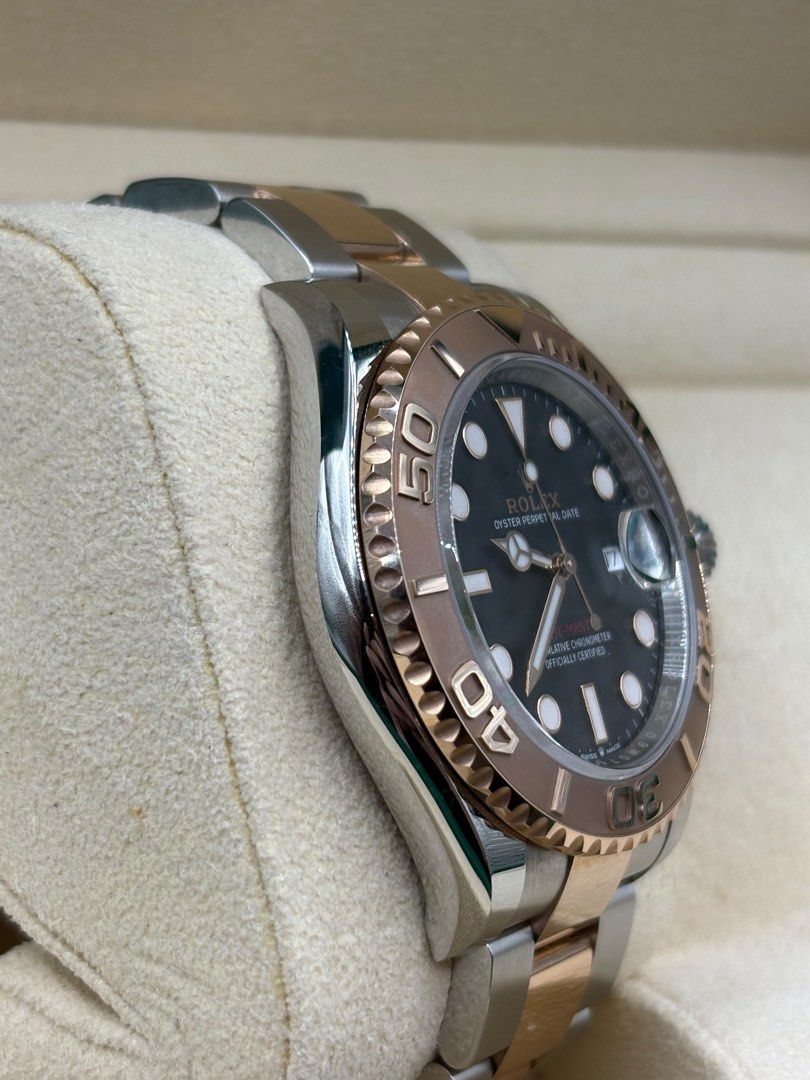 2024 Rolex Yacht-Master (Category: Luxury Watches) located in Pasig City. Submitted by nicoestradaa (Listing ID 1470057996, Image 2). Description: Rolex Yacht-Master 18k Rose Gold bezel and bracelet Black dial 40mm 126621 2024 year model 9.8/10 Complete set Open for authentication 890k.