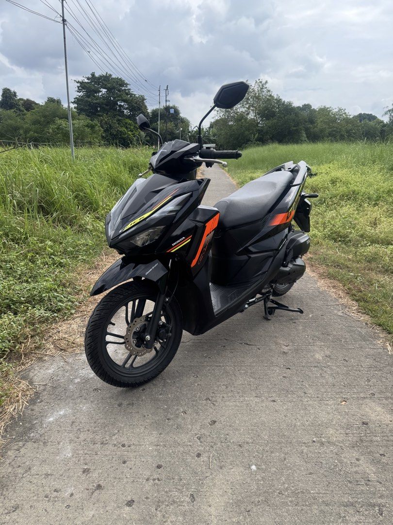 2026 Honda Click V4 (Category: Motorbikes for Sale) located in Las Pinas. Submitted by attuazon (Listing ID 1470081810, Image 1). Description: FOR SALE Honda Click V4 2026 Model -3 Months old -1,500+ ODO -Obsidian black metallic -Complete legal papers with LTO Plate -Registered until January 2030 -2Keys with Manual -Newly changed oil Upgrades: -Tire hugger -Coolant cover -Plate holder 75,500 NEGOTIABLE 📍Imus or Bacoor, Cavite.
