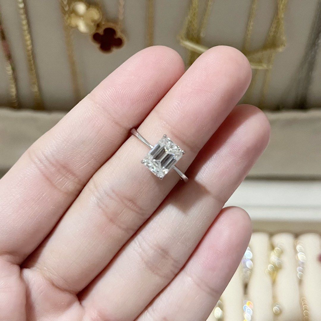 2CT EMERALD CUT MOISSANITE S925 RING (Category: Rings) located in Talavera. Submitted by curatedbykhy (Listing ID 1470099049, Image 2). Description: adjustable size s925 material (with markings) with certificate.