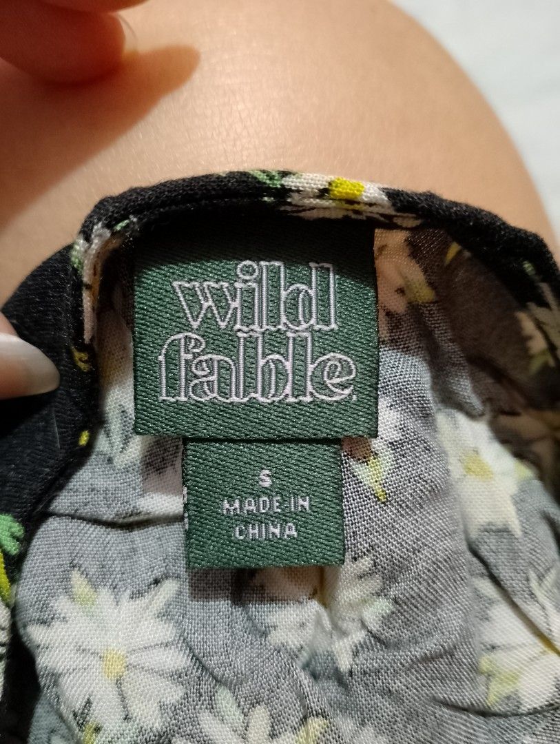 (3 FOR 100) Cute Tops (Category: Sleeveless) located in Manila. Submitted by nievesolanna (Listing ID 1470132121, Image 3). Description: no issues. small. sold as set only. 100 PESOS LOC: SAMPALOC, MANILA.