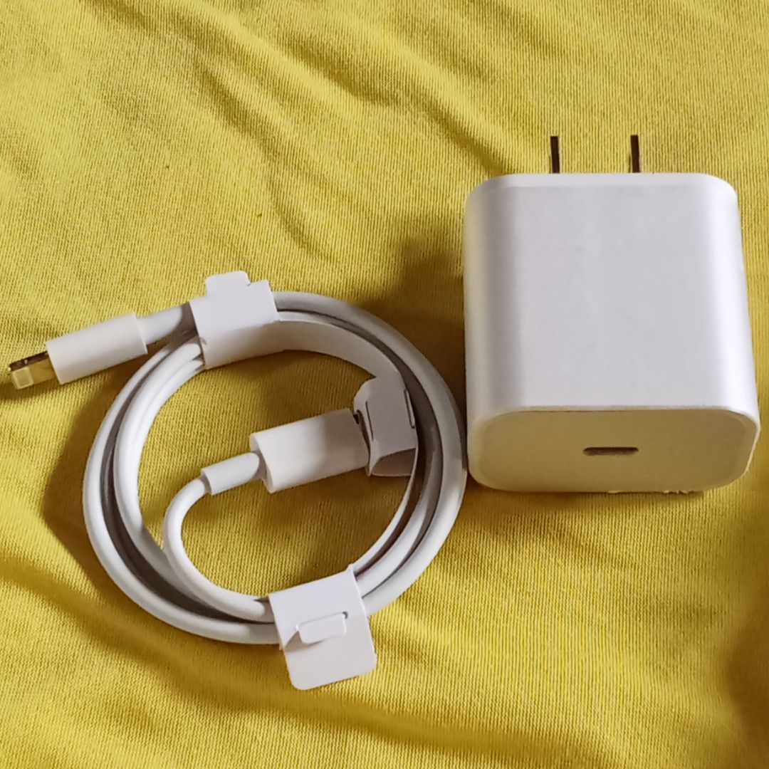 45W TYPE C/20W LIGHTENING CHARGER (Category: Batteries & Chargers) located in Paranaque City. Submitted by powerzone0517 (Listing ID 1469989799, Image 2). Description: .
