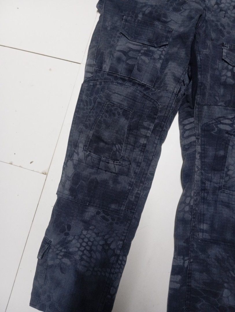 511 Camou Black/Grey Size 28 to 30 (Category: Trousers) located in Calabanga. Submitted by youngbroke_7 (Listing ID 1470105500, Image 3). Description: 28 to 30 Length 29 As new condition No issue unli vc for checking .