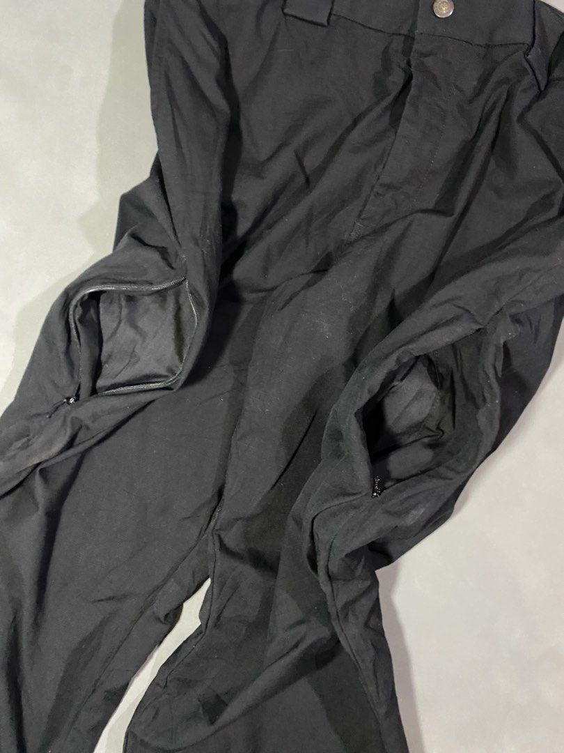 5.11 Tactical pants (Category: Trousers) located in Dumaguete. Submitted by darios_thrift (Listing ID 1469968574, Image 3). Description: 5.11 Tactical Pants ₱1k + sf Size : 38 Dimes : 38 x 43 Hem : 9 Excellent condition ✅ Issue : None Need wash Color rate : 10/10 (black na black pa sa personal) (Color may vary due to lighting).