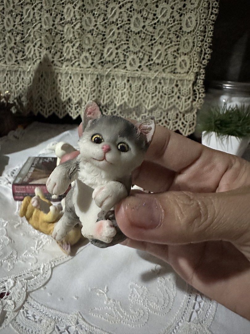 6pcs miniature cat figurines (code CAT) (Category: Other Home Decor) located in Davao. Submitted by favoritepreloved (Listing ID 1470040180, Image 3). Description: 💜 Made of resin material.