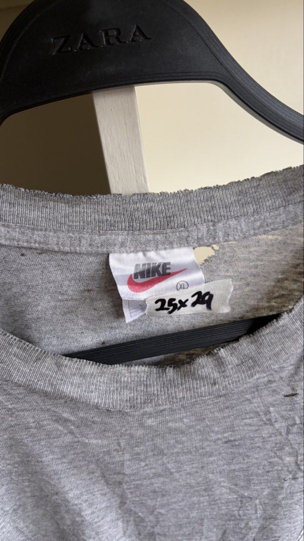 90's Nike (Category: Formal Shirts) located in Manila. Submitted by _revault (Listing ID 1469995283, Image 3). Description: .