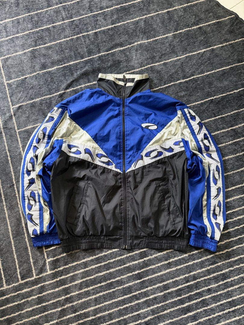 90s puma windbreaker (Category: Coats, Jackets and Outerwear) located in Batangas. Submitted by robertlopezigaya (Listing ID 1469985055, Image 1). Description: 90s puma windbreaker Size L No issue Excellent.