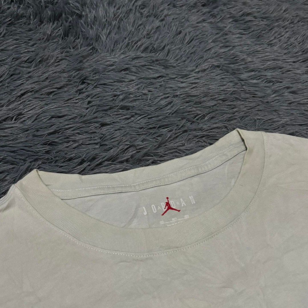 . (Category: Activewear) located in Batangas. Submitted by jaylord_g (Listing ID 1470130583, Image 3). Description: JORDAN MEN’S CREW NECK T-SHIRT Price: 200+Shipping Fee ⛔Condition: 9.5/10 📏Dimes: 26x29 👕Size: XL-2XL 🎨Color Rate: 9.5/10 ❌Issue: Need wash 📍:Batangas City.