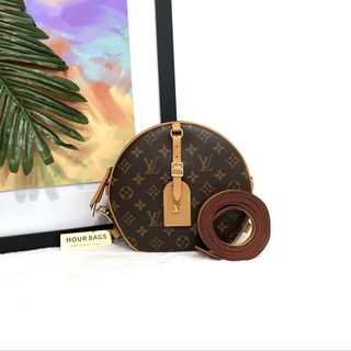 (Category: ) located in . Submitted by hourbags (Listing ID 1470045858, Image 1). Description: .