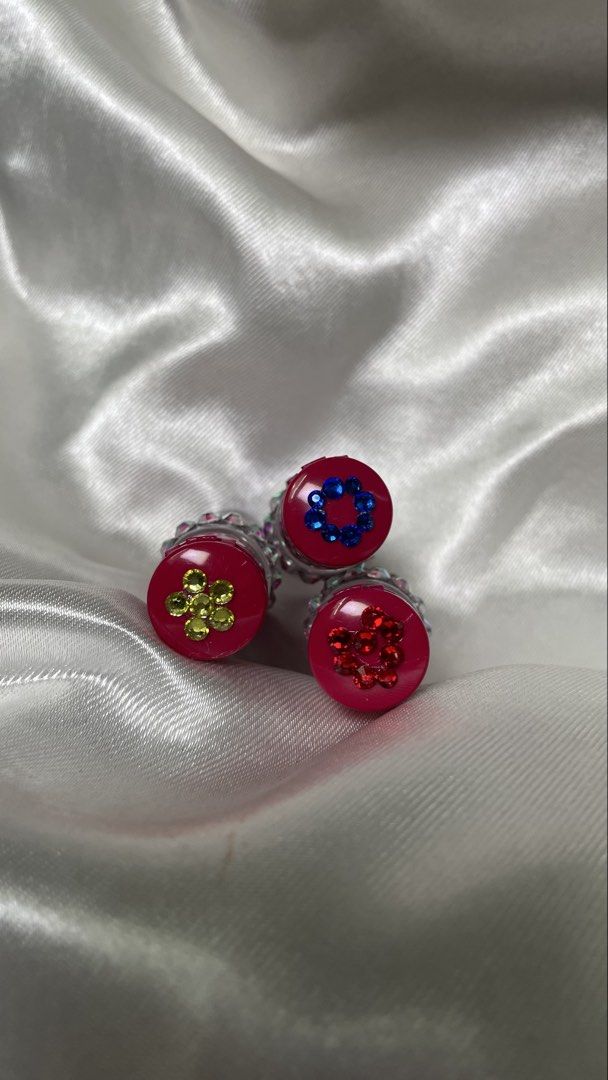 ✨ Barkada Bundle ✨ Handmade Bedazzled Vitress Cuticle Coat (3 x 15mL) (Category: Hair) located in Muntinlupa City. Submitted by danyu45 (Listing ID 1470101858, Image 2). Description: Everything is better in threes! Meet the Barkada Bundle—a set of three handmade bedazzled Vitress Classic Cuticle Coat (15 mL each), perfect for sharing with your besties… or keeping all to yourself. 💖 Each bottle is individually hand-decorated with rhinestones and 