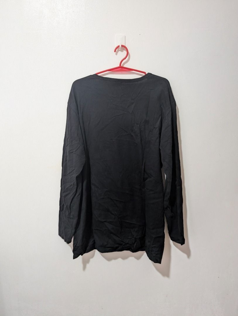 👕 Dune | Long-Sleeve Graphic Shirt (Category: Tshirts & Polo Shirts ) located in Agdangan. Submitted by ej-declutter (Listing ID 1470018619, Image 3). Description: For Dune: Part Three!!! 📏 Size: XL ↔️ Width: 21" 📐 Length: 36" ✨ Condition: Excellent Condition ⚠️ Issues/Defects: Need Wash.