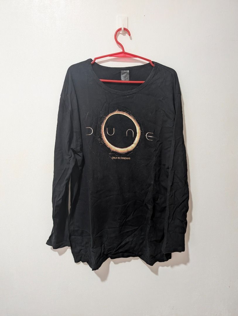 👕 Dune | Long-Sleeve Graphic Shirt (Category: Tshirts & Polo Shirts ) located in Agdangan. Submitted by ej-declutter (Listing ID 1470018619, Image 1). Description: For Dune: Part Three!!! 📏 Size: XL ↔️ Width: 21" 📐 Length: 36" ✨ Condition: Excellent Condition ⚠️ Issues/Defects: Need Wash.
