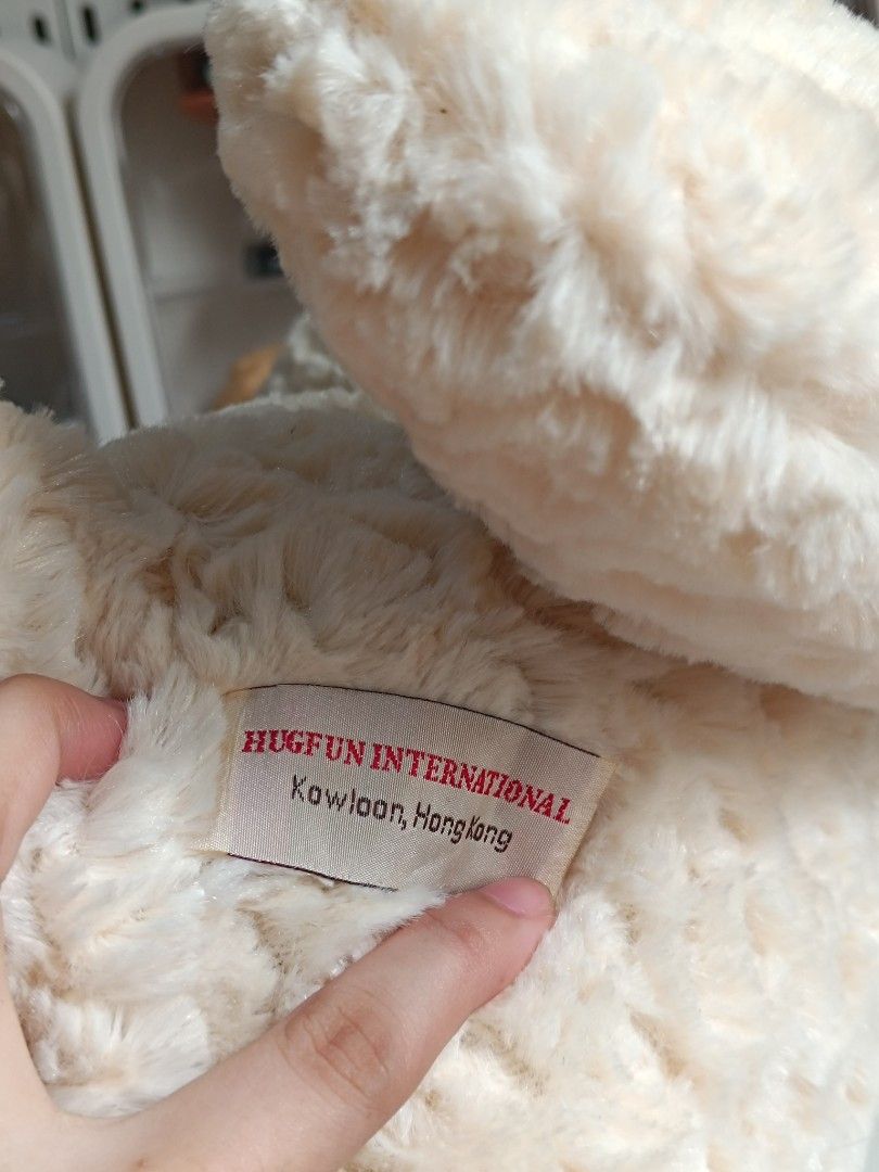 [ FREE SF ] Huggable brown teddy bear rose pattern (Category: Plushies & Soft Toys) located in Antipolo. Submitted by erckmendoz06458 (Listing ID 1470003496, Image 2). Description: .