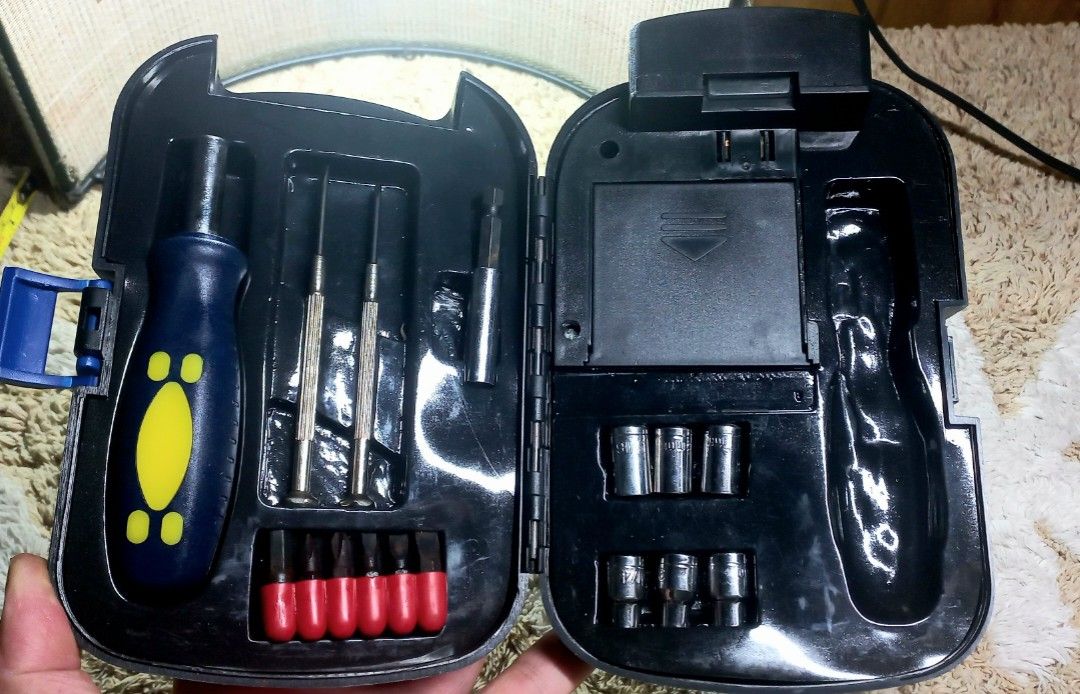 🔧 JAPAN SURPLUS – PORTABLE FLASHLIGHT & MULTI-TOOL SET 🔦 (Category: Home Improvement Tools & Accessories) located in Santiago. Submitted by thankugeri87256 (Listing ID 1470130196, Image 3). Description: ITEM SPECIFICATIONS: Item: Portable flashlight with screwdriver and socket set Color: Black, silver, and blue Flashlight: NOT WORKING (maybe bulb is busted already) Batteries are not included. Tools included: 1 pc. screwdriver handle 6 pcs. inte