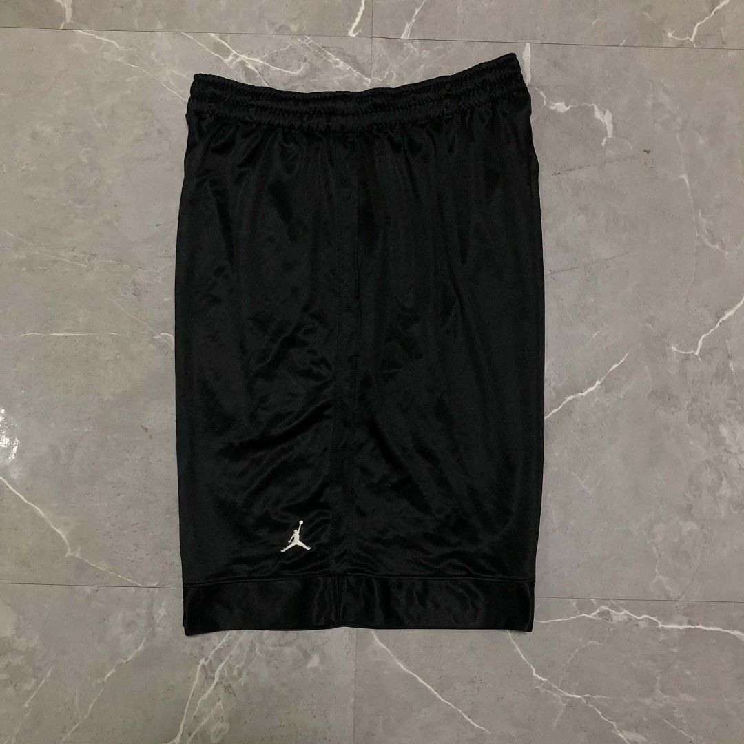 🔱 JORDAN SHORT 🔱 (Category: Shorts) located in Cebu City. Submitted by cj_thrift (Listing ID 1470115087, Image 1). Description: 🔱 JORDAN SHORT 🔱 -Size: 30 STRECHABLE -Length: 22.5 -Execellent condition -Color rate: 9.8/10 missing lace PRICE: 🔖 750 Only! ♻️UNLI VIDEOCALL WITH ITEM/ UNLI VOUCH IF LEGIT SELLER♻️ ✈️CAN SHIPPED NATIONWIDE 🚚JNT OR LBC COURIER 📍MINGLANILLA, CEBU ‼️SOBRANG SOLID PA NETO MGA BOSS‼️.