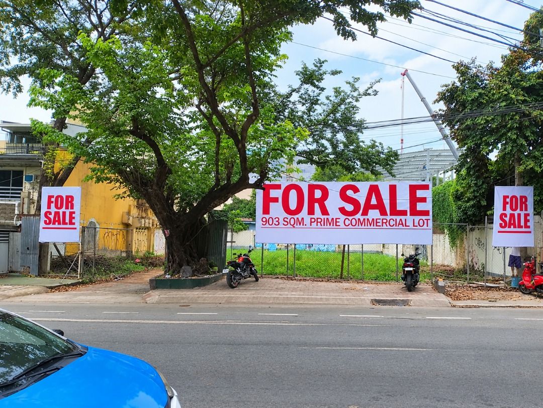 🐲 LOT FOR SALE (Category: Lot) located in Quezon City. Submitted by zobelle88properties (Listing ID 1470019421, Image 1). Description: 🐲 LOT FOR SALE 📍QUEZON CITY 🪴LOT AREA: 903 sqm 💰ASKING PRICE: 180M ✔️NEGOTIABLE 📩 Interested? Send me a PM for more details and viewing arrangements! ZOI PETER & BELLE CALINA +63 917 528 2836 PRC REB No. 014497.