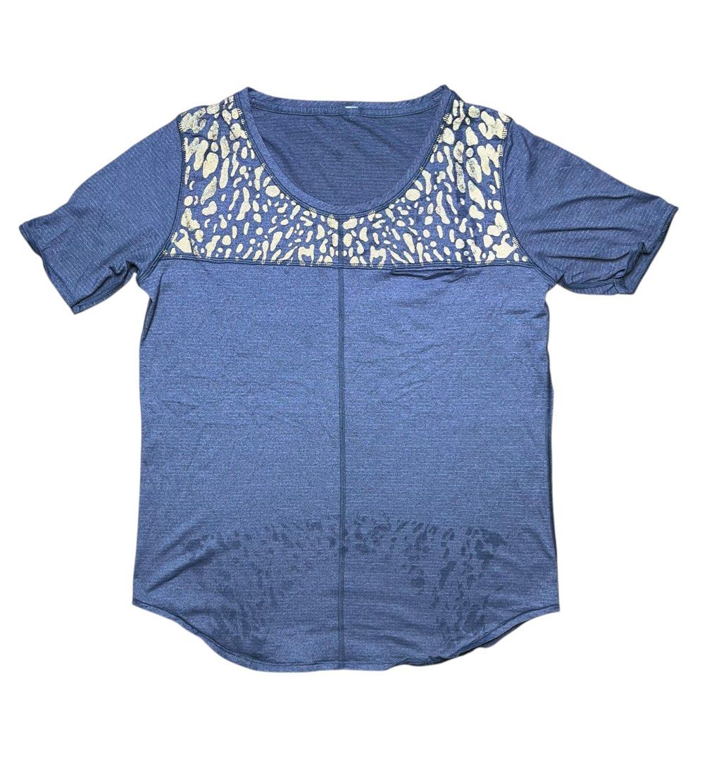🔥 LULULEMON RUN-AWAY TEE 🔥 (Category: Activewear) located in Cebu City. Submitted by unwrappedph (Listing ID 1470017377, Image 1). Description: ❗KINDLY READ HERE FIRST, BEFORE SENDING A PM ❗ 🔥 LULULEMON RUN-AWAY TEE 🔥 📌 💯 Authentic/Legit LULULEMON Product 📌 Dot size LARGE to XL based on its measurements 📌 Fits 19 inches width by 26 inches length 📌 Stretcheable 📌 Reflective details sa harap 📌 In Very Good Condition or better 📌 Color Ra
