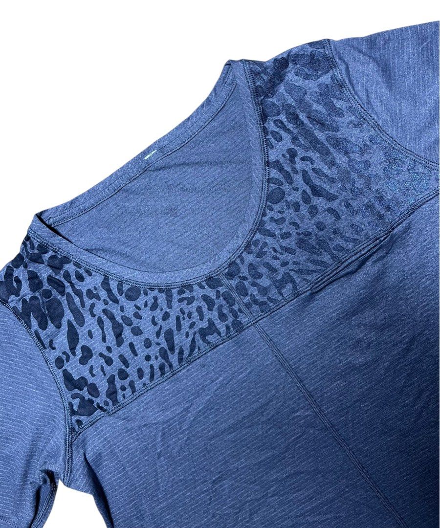 🔥 LULULEMON RUN-AWAY TEE 🔥 (Category: Activewear) located in Cebu City. Submitted by unwrappedph (Listing ID 1470017377, Image 3). Description: ❗KINDLY READ HERE FIRST, BEFORE SENDING A PM ❗ 🔥 LULULEMON RUN-AWAY TEE 🔥 📌 💯 Authentic/Legit LULULEMON Product 📌 Dot size LARGE to XL based on its measurements 📌 Fits 19 inches width by 26 inches length 📌 Stretcheable 📌 Reflective details sa harap 📌 In Very Good Condition or better 📌 Color Ra