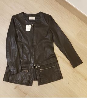 ️ Borsetta 深寶藍併天藍色 型格有帽羊仔皮皮褸 / leather coat, 女裝, 外套及戶外衣服 - Carousell