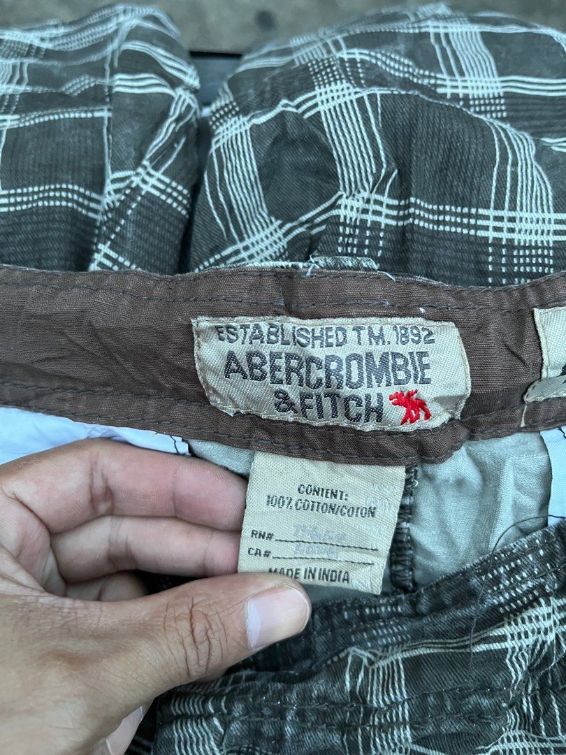Abercrombie & fitch (Category: Shorts) located in City of Isabela. Submitted by ibzagga (Listing ID 1470113390, Image 2). Description: Size 40.