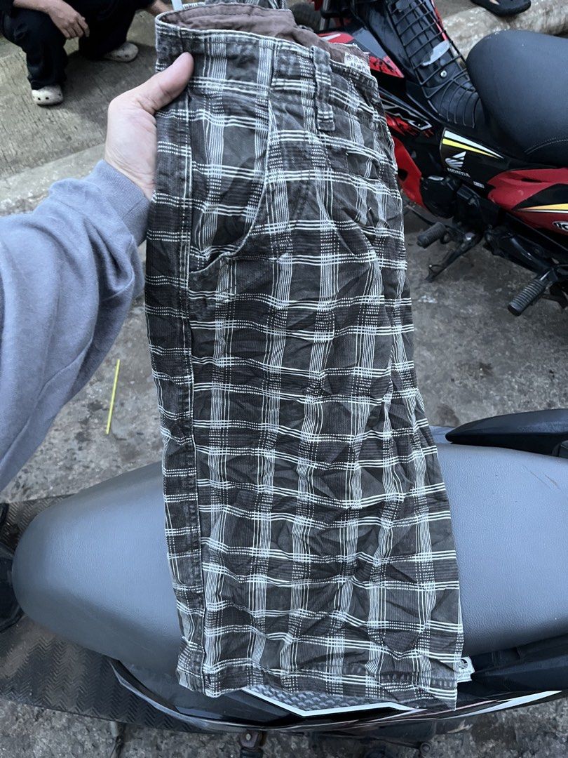 Abercrombie & fitch (Category: Shorts) located in City of Isabela. Submitted by ibzagga (Listing ID 1470113390, Image 1). Description: Size 40.