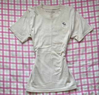 (Category: ) located in . Submitted by y2k_thrift_ (Listing ID 1469990426, Image 1). Description: .