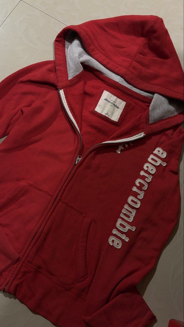 Abercromvie jacket with patch design (Category: Coats, Jackets and Outerwear) located in Baguio. Submitted by iyychen (Listing ID 1470053723, Image 1). Description: xl in kids but can fit s-m in women no issues.