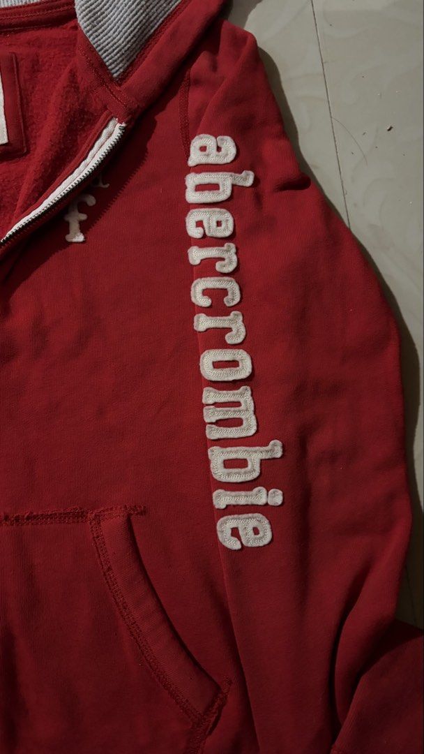 Abercromvie jacket with patch design (Category: Coats, Jackets and Outerwear) located in Baguio. Submitted by iyychen (Listing ID 1470053723, Image 3). Description: xl in kids but can fit s-m in women no issues.