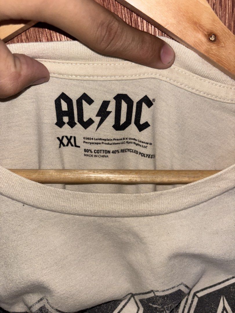 AC/DC “Hells Bells/ Back in Black” (Category: Tshirts & Polo Shirts ) located in Cabuyao City. Submitted by giothr1ft (Listing ID 1470078061, Image 3). Description: -Width: 22 -Length: 30 -Condition: 10/10 📌Buyers will shoulder the shipping fee.