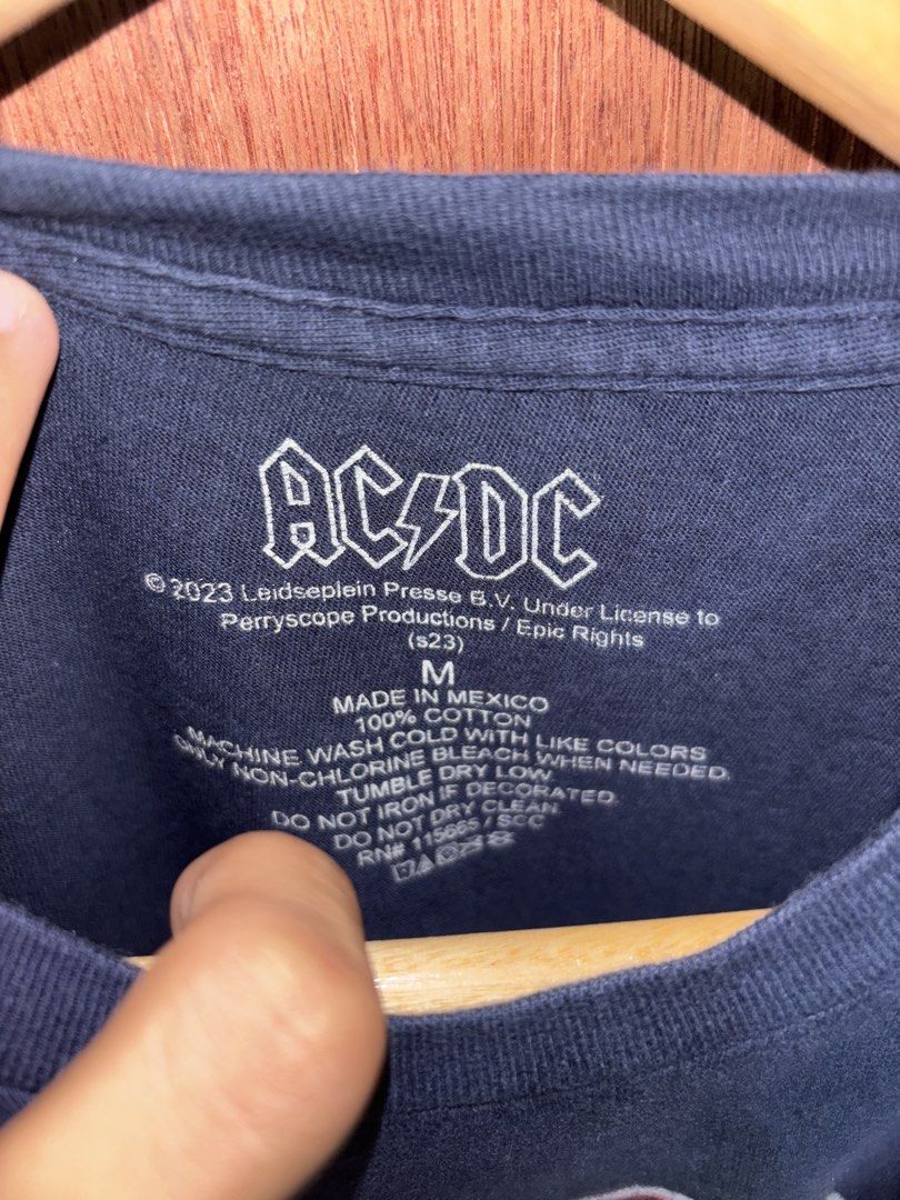 AC/DC "Highway to Hell World Tour 1979" (Category: Tshirts & Polo Shirts ) located in Cabuyao City. Submitted by giothr1ft (Listing ID 1470078453, Image 3). Description: -Width: 19 -Length: 28 -Condition: 10/10 📌Buyers will shoulder the shipping fee.