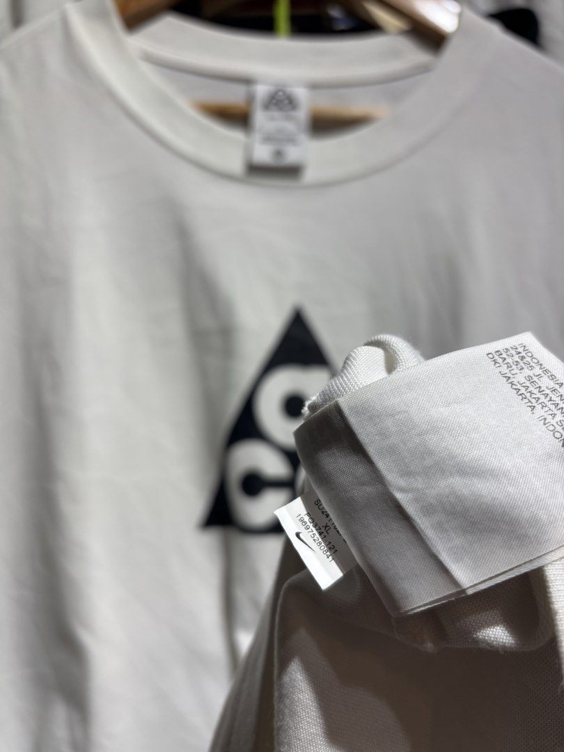 ACG (Category: Tshirts & Polo Shirts ) located in Cavite. Submitted by staythrifted.23 (Listing ID 1470027475, Image 3). Description: Nike ACG X Large on 🏷️ Dimes : Length 28 Width 25 Like new Color rate 9.7/10 Issue : Minimal lints ( Removable ) Mine : 9️⃣9️⃣9️⃣ Free shipping Loc. Cavite We ship nationwide Payment first 📌DISCLAIMER: We are not associated or affiliated with any brand posted. 📃ALL COPYRIGHT AND TRADEMARKS RESERVED TO THE ORIGIN