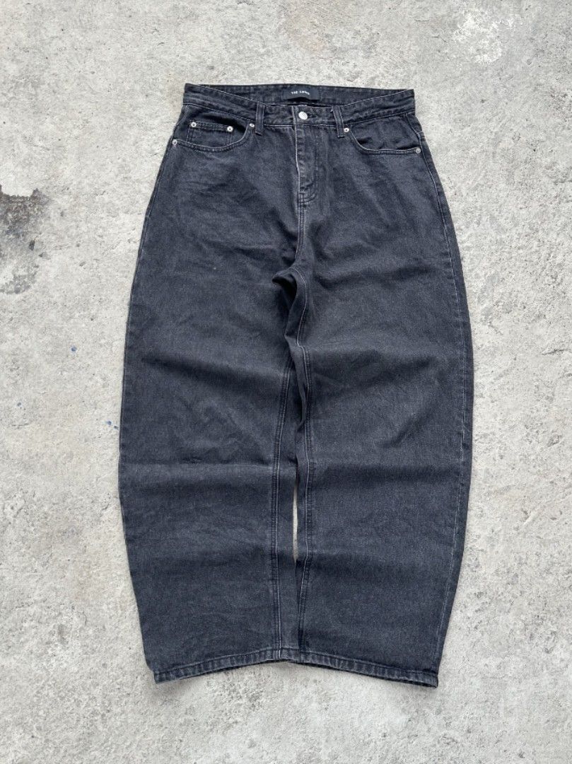 Acidblack baggy pants (Category: Jeans) located in Davao. Submitted by boss_kel (Listing ID 1470098340, Image 1). Description: Waist: 32-33 Lenght: 40 Thigh: 14 Hem: 9 Issue: ❌.