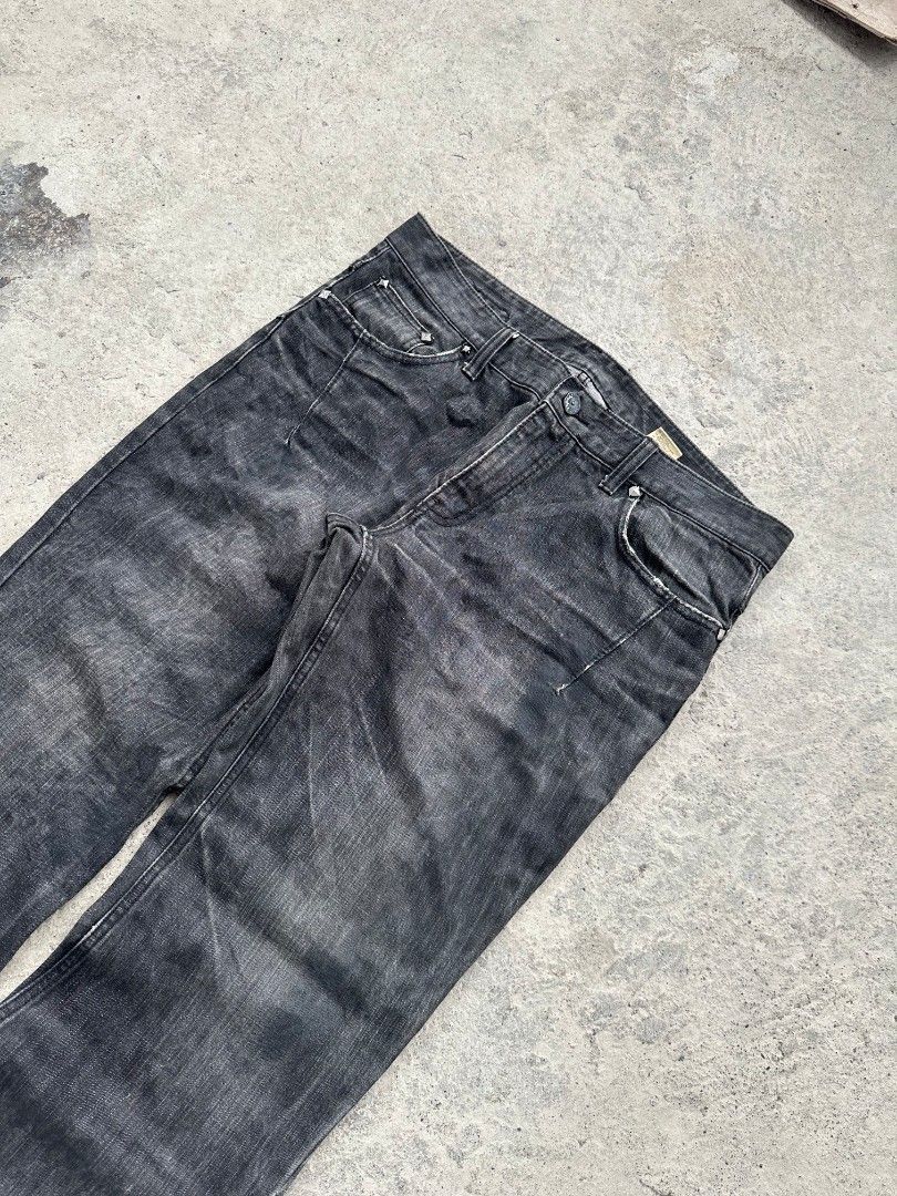 Acidblack bootcut jeans (Category: Jeans) located in Davao. Submitted by boss_kel (Listing ID 1470097659, Image 2). Description: Waist: 35-36 Lenght: 41 Thigh: 12.5 Hem: 9 Issue: ❌.