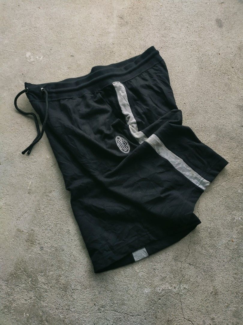 ACM 1899 sweat short black/gray (Category: Shorts) located in Manila. Submitted by kobemodina_0330 (Listing ID 1470025395, Image 2). Description: ACM 1899 sweat short black/gray 32/34 fittings Verygood condition 500 📥.