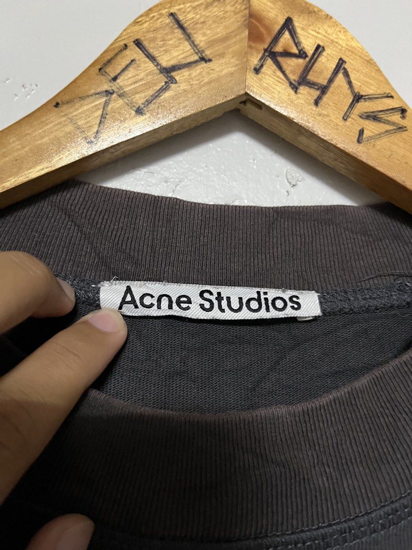 Acne Studios Logo T-shirt (Category: Tshirts & Polo Shirts ) located in Kabankalan. Submitted by zeich_thrift (Listing ID 1470090892, Image 3). Description: Acne Studios Logo T-shirt 25x30 Excellent condition Issue: fade neck .