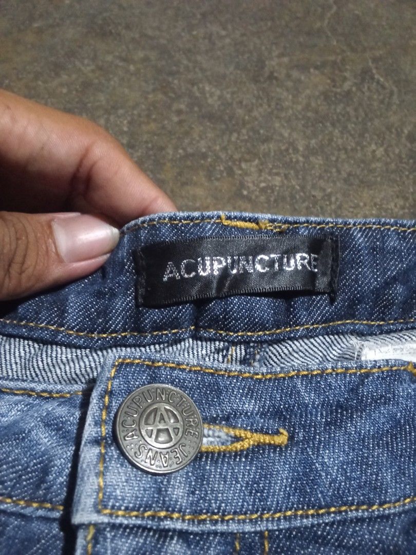 Acupuncture (Category: Jeans) located in Manila. Submitted by tcbukay_zxc25 (Listing ID 1470072806, Image 3). Description: Acupuncture pants embroidery logo Size 32 Length 40 Leg opening 8.