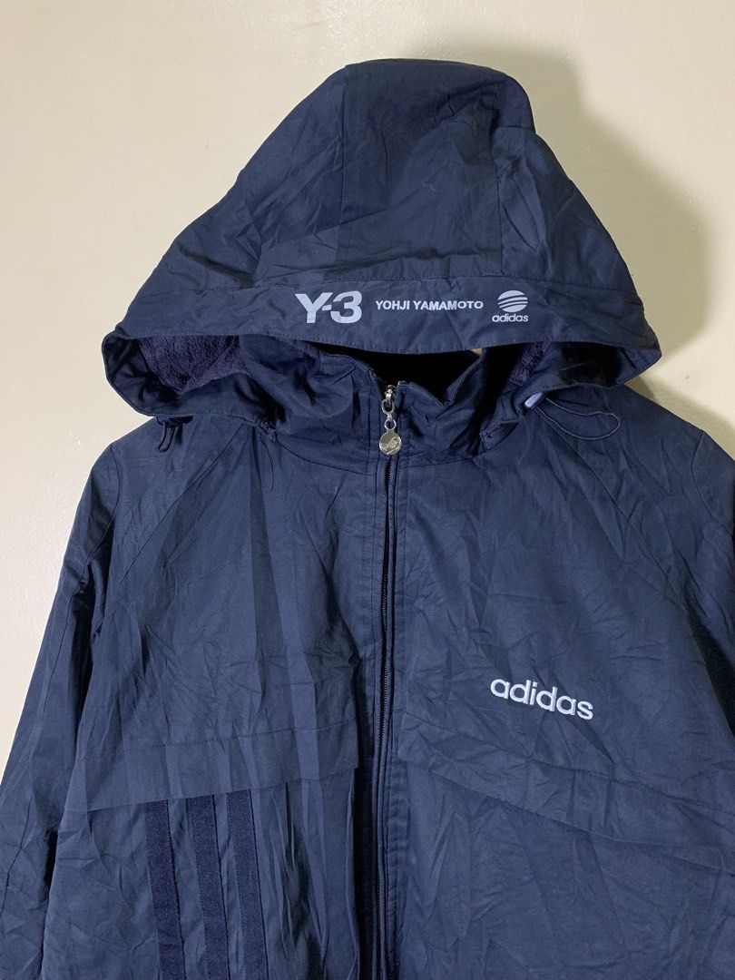 ADIDA* Y3 windbreaker jacket (Category: Coats, Jackets and Outerwear) located in Molave. Submitted by mysticbird_38213e (Listing ID 1469990760, Image 3). Description: Washable dirt No pinholes Solid pa nito issue : hindi na working zipper sa pocket.