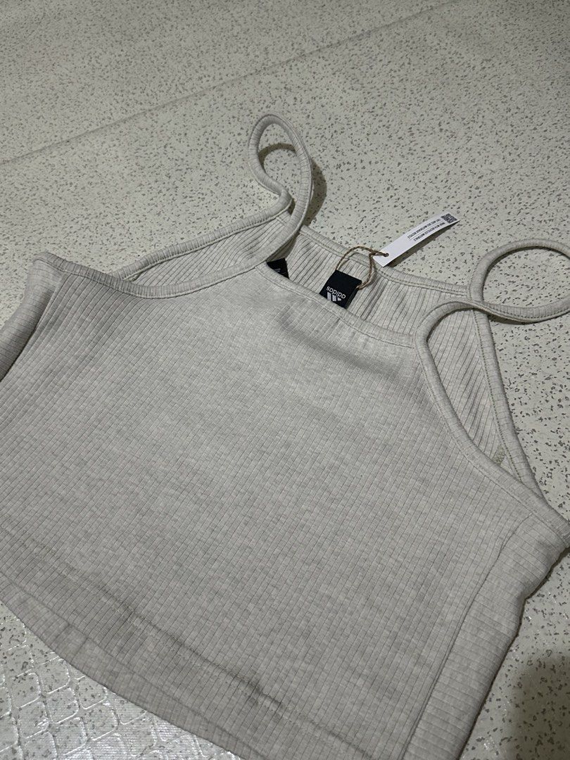 Adidas 3-Stripes Tank Top (Category: Sleeveless) located in Makati City. Submitted by s0urgrapez02 (Listing ID 1470065192, Image 2). Description: Adidas 3-Stripes Tank Top – Black, Women’s ₱1,100 Size: L Brand new with tags RFS: Not my size, bought in the UK Loc: Manila, Can do meet up in SM San Lazaro or Pedro Gil/Taft or thru mail.