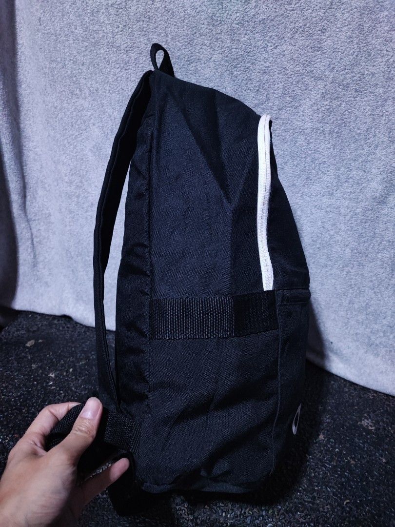 Adidas Backpack (Category: Backpacks) located in Baguio. Submitted by jayrgijc52758 (Listing ID 1470089311, Image 3). Description: Adidas backpack Large Excellent condition 500.