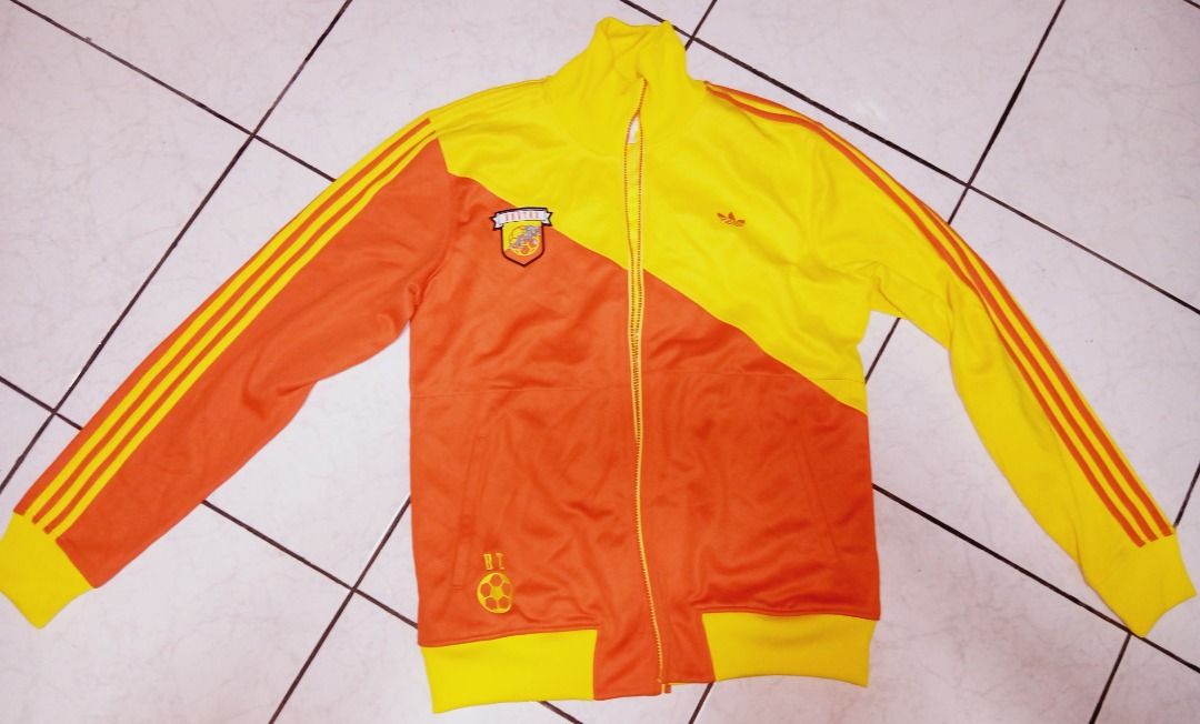 Adidas Bhutan Jacket (Category: Coats, Jackets and Outerwear) located in Baguio. Submitted by pass-sa-barat (Listing ID 1470014133, Image 3). Description: .