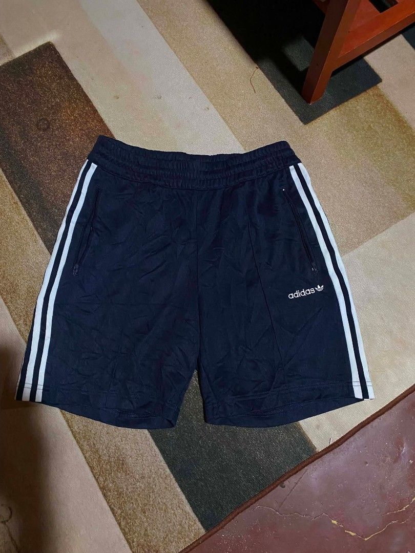 Adidas firebird trifoil men's (Category: Shorts) located in Manila. Submitted by bravefalcon-fabccf (Listing ID 1470017465, Image 2). Description: ADIDAS FIREBIRD Track Short/Stretchable 🔴 Size: Medium -32 to 34 ✅ Good as New Length -18🔴 Loc:San Pedro Laguna 450+Shipping fee Dm.
