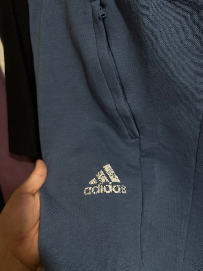 Adidas Fleece Short (Category: Shorts) located in Cabuyao City. Submitted by jeirussamson897 (Listing ID 1469971958, Image 3). Description: Adidas Fleece Short small 30-32 waistline 18 length asnew condition needwash 10/10 499+sf.