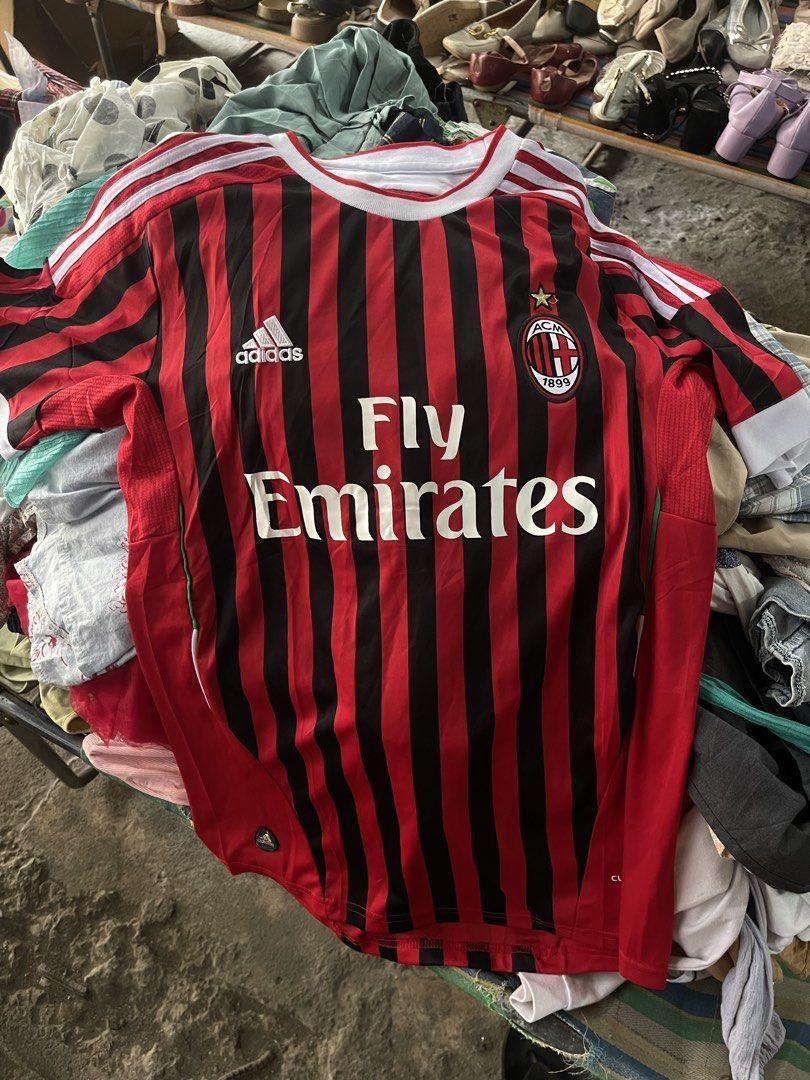 ADIDAS FLY EMIRATES (Category: Tshirts & Polo Shirts ) located in Pasay City. Submitted by jam.tr1ft (Listing ID 1469953304, Image 1). Description: medium.