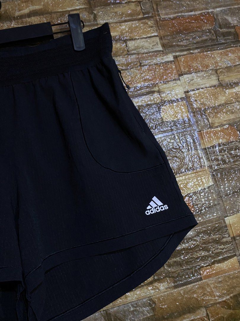 ADIDAS RUNNING HEATDRY SHORTS (Category: Shorts) located in Cebu City. Submitted by arsenyong (Listing ID 1469965661, Image 2). Description: Waist:28-32 Length :14 Hem:12 Excellent .