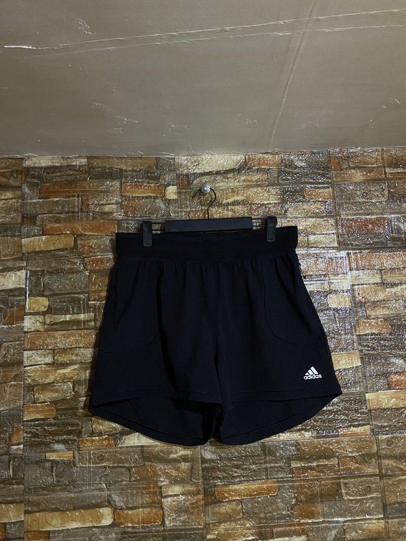 ADIDAS RUNNING HEATDRY SHORTS (Category: Shorts) located in Cebu City. Submitted by arsenyong (Listing ID 1469965661, Image 1). Description: Waist:28-32 Length :14 Hem:12 Excellent .