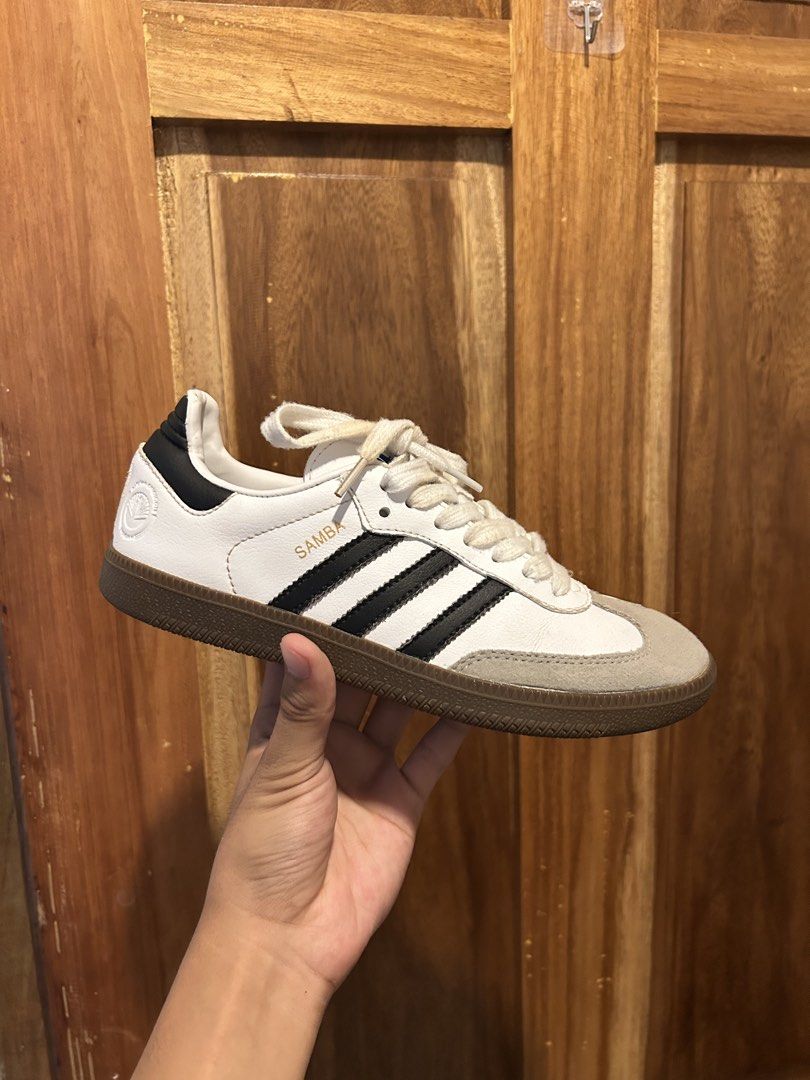 ADIDAS SAMBA (AUTH) (Category: Shoe inserts) located in Talakag. Submitted by heisenberg_0712 (Listing ID 1469975348, Image 1). Description: EXCELLENT CONDITION NO MAJOR FLAWS MAGANDA PA AT WALANG HEELDRAGS SIZE 38 (see tags on pics).