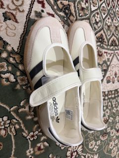 (Category: ) located in . Submitted by aju_closet (Listing ID 1470048806, Image 1). Description: .