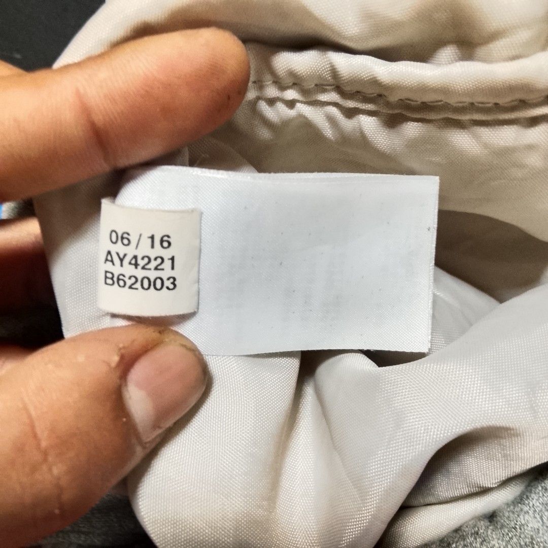 Adidas W Drawstring Fleece original (Category: Backpacks) located in Manila. Submitted by fastwater.d2d89b (Listing ID 1469992591, Image 2). Description: Adidas W Drawstring Fleece original 💯 *NeedWash location. 7/11 Lamuan price:600.